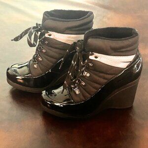 NIB Bebe PH8 Wedge Platform Ankle Booties